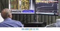 El clima de incertidumbre argentina empuja una caída de los bonos soberanos: se dispara el riesgo país hasta 1.311 puntos