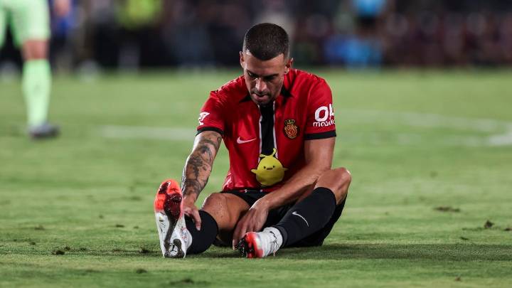 El Mallorca retira la capitanía al betanceiro Dani Rodríguez y le suspende de empleo y sueldo