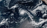 Hurricane Kiko is weakening on a forecast path expected to take it north of Hawaii