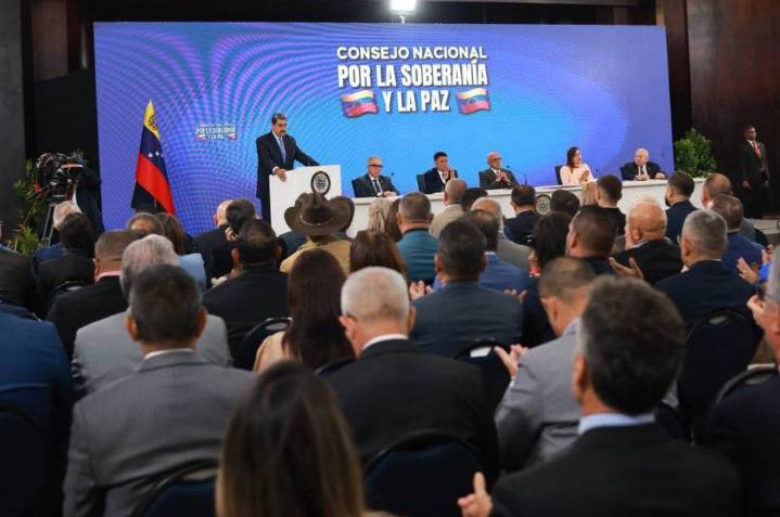 Maduro afirma que Venezuela está unida para defender su soberanía