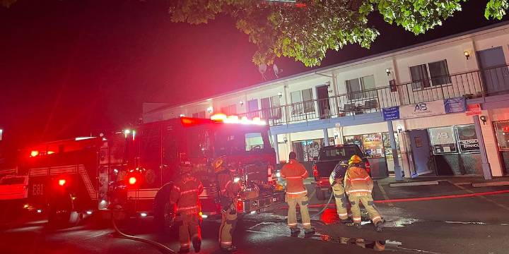 Overnight fire damages one business at Longview strip mall