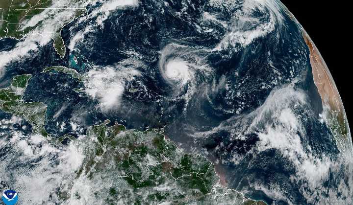 Humberto es ya huracán categoría 5 camino a EEUU