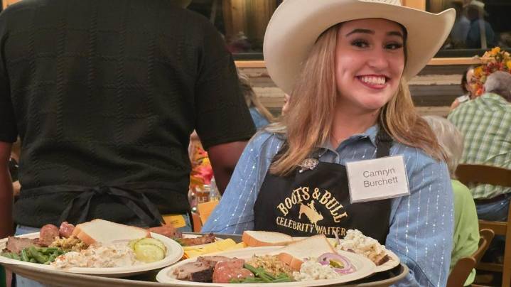 Nederland Chamber of Commerce hosts its 15th annual 'Boots and Bull' fundraiser