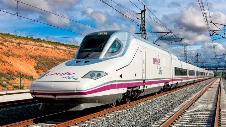 Suspendida circulación de trenes de Alta Velocidad entre Madrid y Barcelona por un incendio entre Guadalajara y Soria