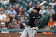 Deadspin | Five-run inning helps Giants top Diamondbacks