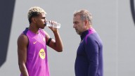 Flick: “No son buenas noticias no tener a Joan Garcia pero no tengo ninguna duda con Szczesny”