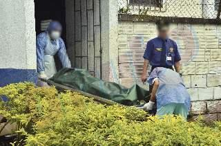 Mujer de 59 años cayó del balcón