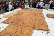 Perú saluda la final de desayunos de Ibai con el pan con chicharrón “más grande del mundo”