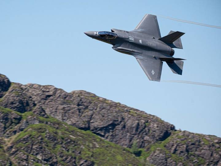 F-35 flying into more delays and cost increases, U.S. government report says