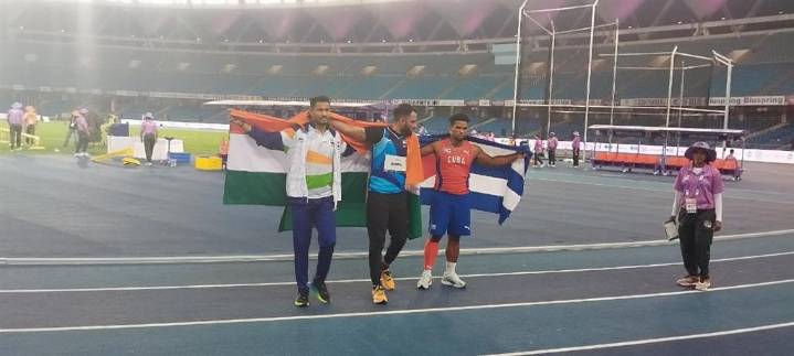 Logra en India paratleta Varona bronce con mejor marca de temporada