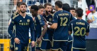 Muller scores hat trick, Whitecaps clinch playoffs with 7