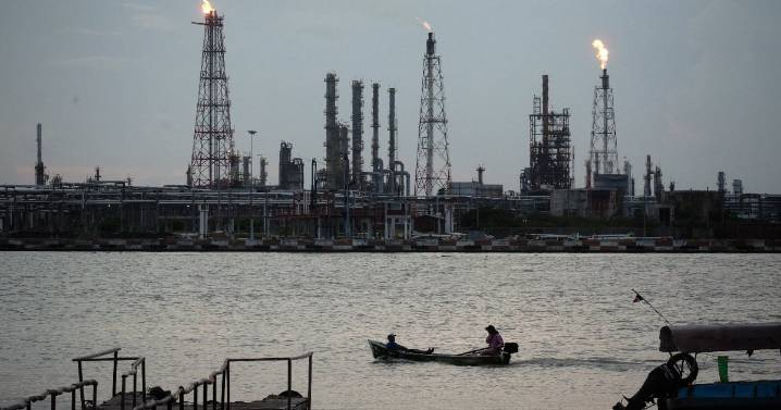 Pemex ‘abre la chequera’... del Gobierno: Ofrece recomprar 10 mil mdd en bonos con dinero de México