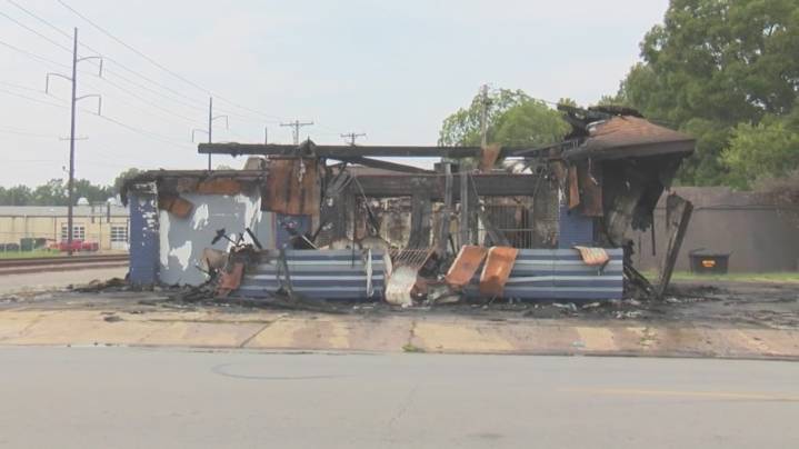 Pine Bluff community recalls cherished memories at fish market after Saturday fire