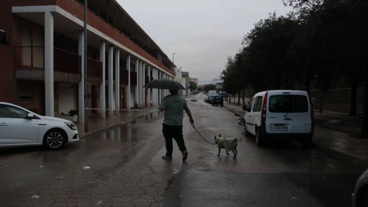 Suspenden las clases en tres escuelas de Deltebre y la Ràpita por las fuertes lluvias que se esperan esta noche