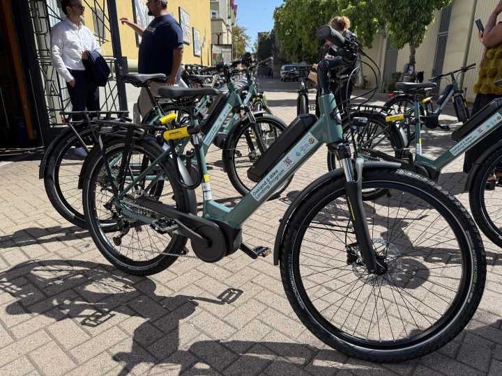 Oakland launches an E-bike lending library