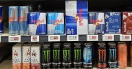 Adiós al “shot de energía”: prohíbe Congreso venta de bebidas energéticas a menores