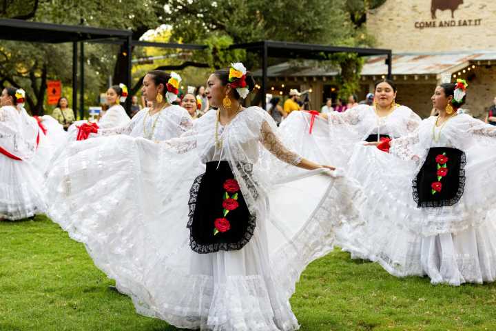 SAISD protects folklórico program, celebrates mariachi roots