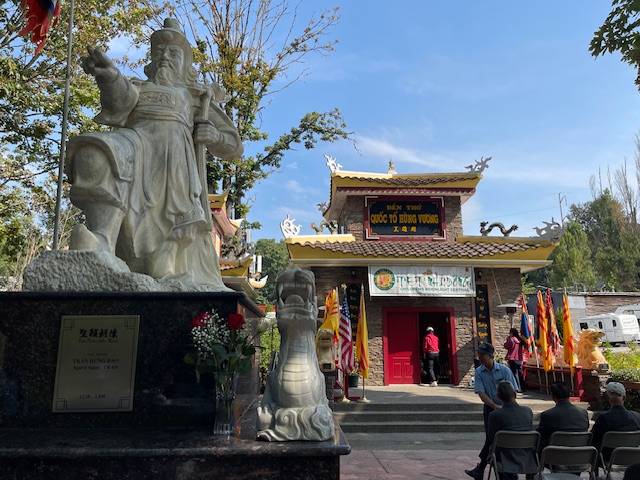 HAPPENING NOW: Children’s Moonlight Festival at West Seattle’s Vietnamese Cultural Center