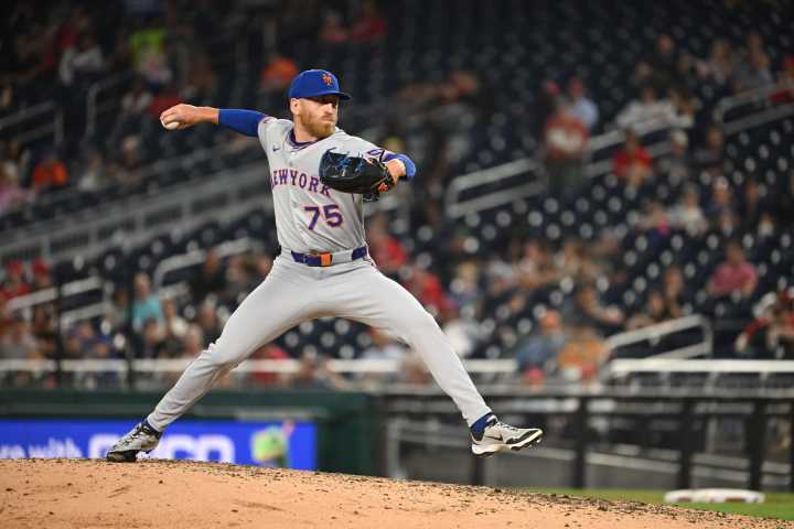 Mets lose top reliever to elbow sprain, Tommy John surgery hasn't been ruled out
