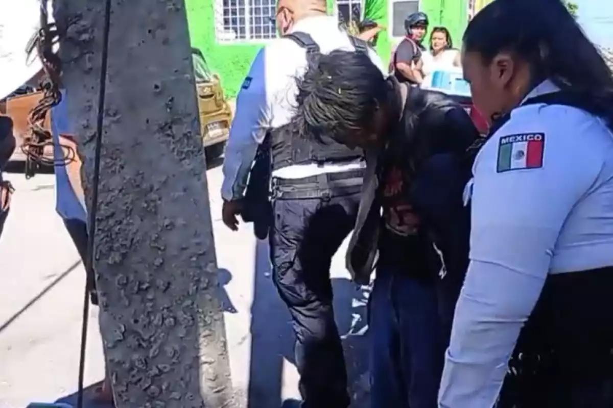 Policía de Campeche rescata a ladrón que fue golpeado por vecinos que lo sorprendieron en el acto