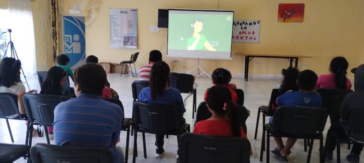 El Ciclo de Cine en los Barrios visitó el Nido del barrio Milenium