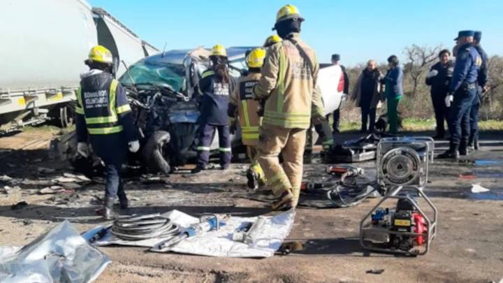 Entre Ríos: tres amigos iban en camioneta y murieron tras chocar con un tren de carga