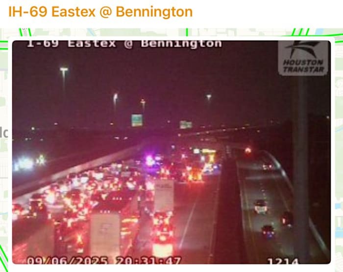 2-vehicle crash impacting traffic on Eastex Freeway at Bennington Street