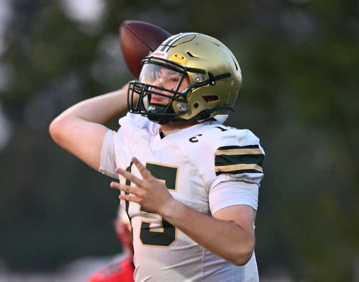 Jayden Baum throws for 330 yards as Evergreen beats North Thurston, 42