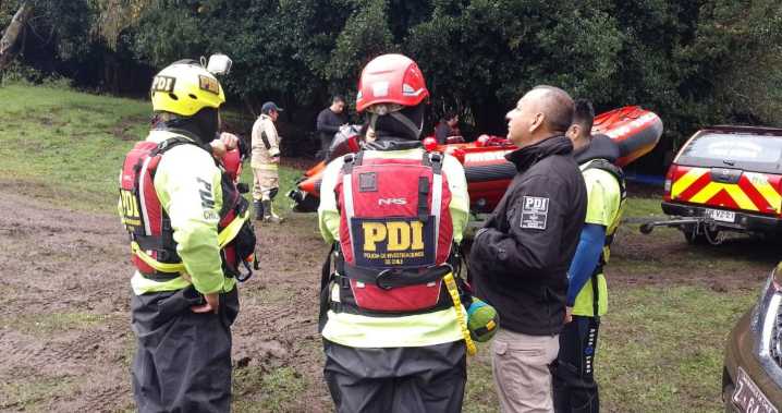 Madre de joven desaparecido en río Bueno pide a Gobierno no dejar sola a familia en la búsqueda
