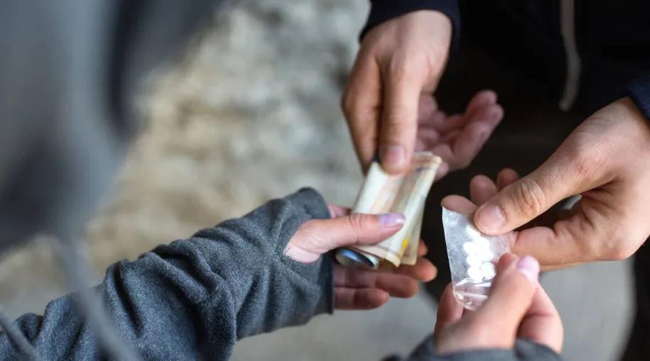 Orán: Suspensión de juicio a prueba para un joven que intentó entregar droga a un detenido