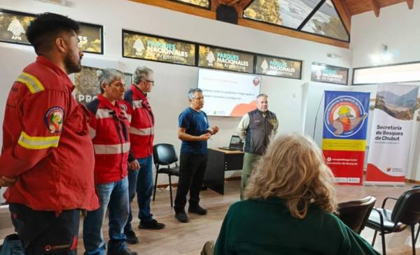 Comenzó en Lago Puelo una campaña clave contra los incendios