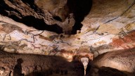 Cuatro adolescentes se cuelan en una cueva persiguiendo a un perro y descubren el mayor tesoro del arte prehistórico sin saberlo