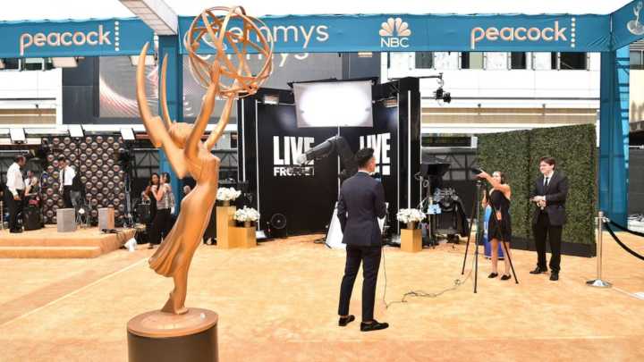 Premios Emmy de 2025: A Qué Hora y Cuándo Ver En Vivo Gratis