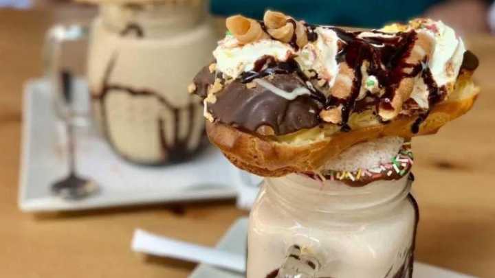"Los puedes pedir con tarta, cruasanes y donuts": así son los batidos que revientan en Gran Canaria