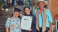 “Sin ellos nada hubiese sido posible”: emotivo homenaje de joven graduada como ingeniera a sus padres campesinos
