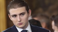 Barron Trump cierra una planta entera de la torre Trump para una cita romántica