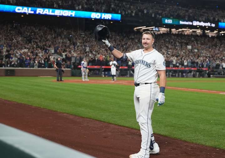 MLB magic numbers: Cal Raleigh hits 60, Mariners win AL West; Yankees, Guardians surge (9/25/25)