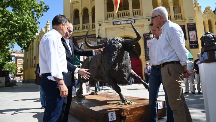 ‘Carasucia’, el homenaje en forma de escultura «a todos los que han hecho grande la tauromaquia en Albacete»