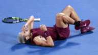 La lesión de Carlos Alcaraz que preocupa en el ATP de Tokio... Mira las imágenes "Tenía miedo, no voy a mentir", dijo el español.