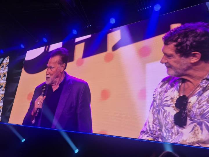 Schwarzenegger pone el ‘broche de oro’ a la Cómic-Con Málaga en un evento con Antonio Banderas: «Esto es como volver a casa»