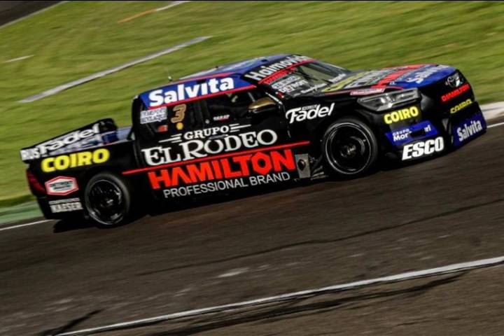 Mariano Werner ganó la carrera del TC Pick Up en Paraná y festejó ante su público
