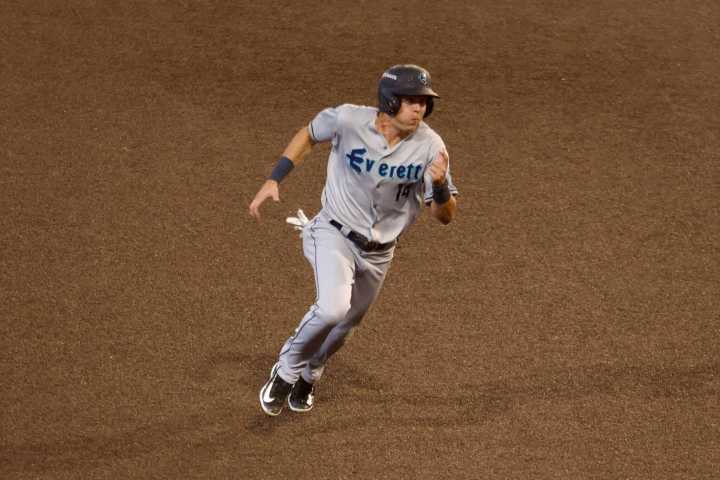 AquaSox overcome mistakes, execute plan in Game 1 win
