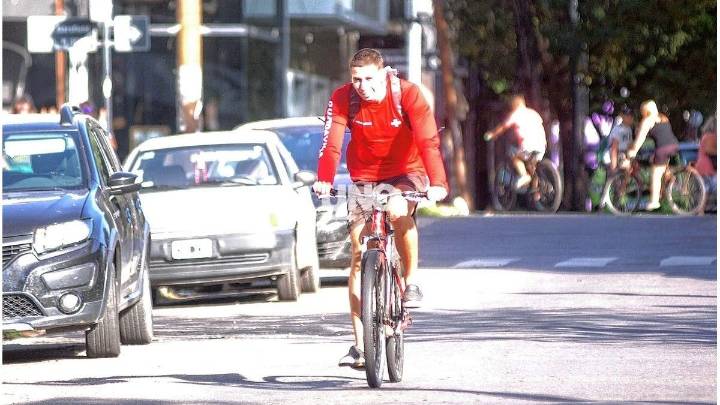 Jueves a pleno sol para batallar el frío en la ciudad de Santa Fe