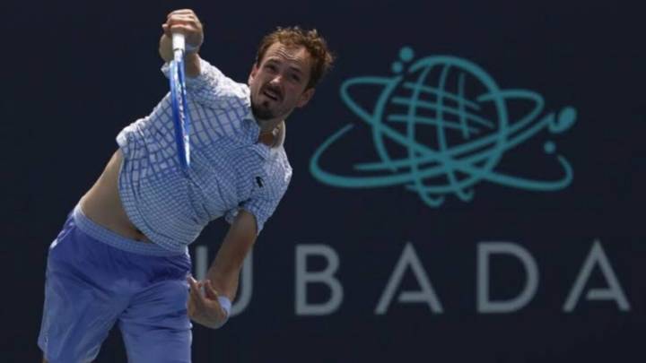 Daniil Medvedev Gives Original Response to his Troublesome Behavior on the Tennis Court