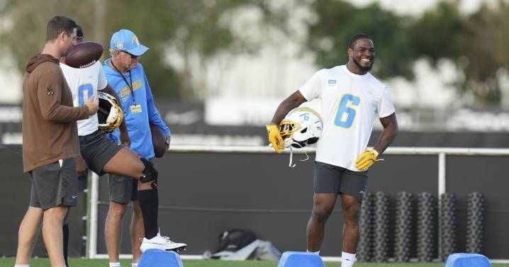 Chargers' Denzel Perryman sidelined with ankle injury after season opener
