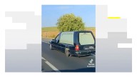 Vídeo: Un coche fúnebre circula sin una rueda trasera a gran velocidad en Córdoba