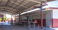 Tras siete meses sin electricidad estable, primaria  reanuda clases completas este lunes