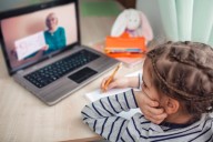Familias en EE.UU. sacrifican comida y servicios básicos para costear internet: la brecha digital persiste