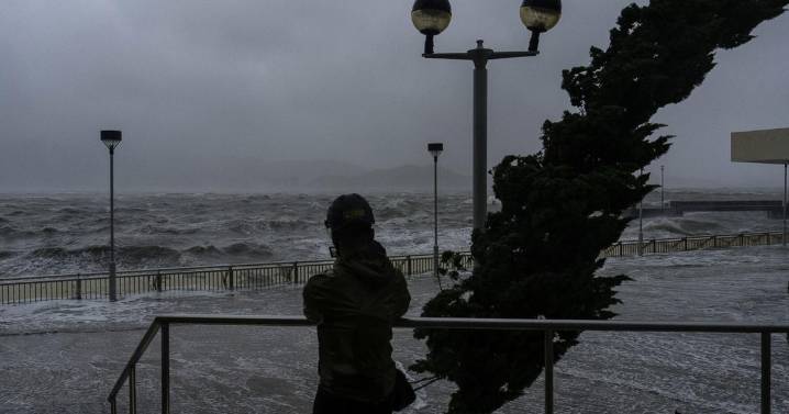 Typhoon Ragasa batters Hong Kong and southern China after causing deaths in Taiwan and Philippines
