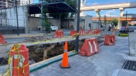 Avanzan trabajos de reparación de socavón en calle Washington